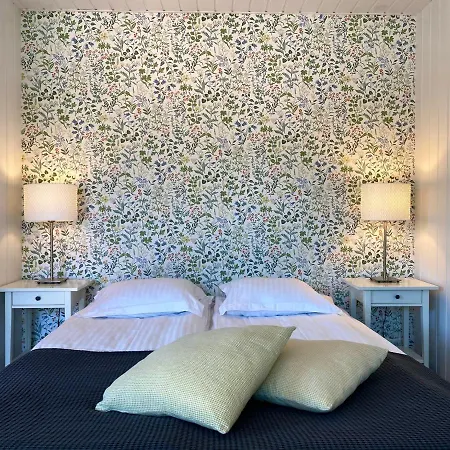 Soerwespa Nature * Salme