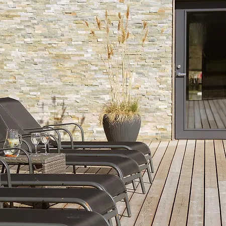 Nyaraló Soerwespa Nature Salme