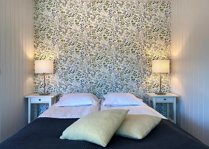 Soerwespa Nature * Salme